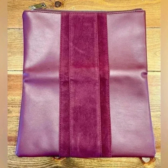 Summer & Rose | Vegan Leather & Velvet Foldover Clutch | Burgundy - Picture 3 of 6